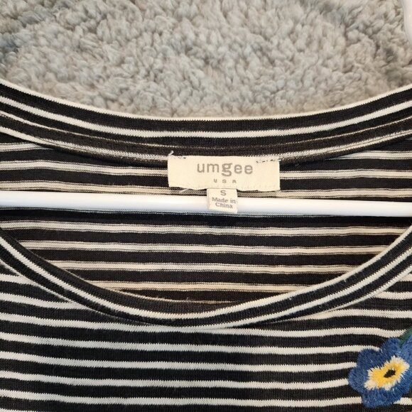 Umgee Mini Dress Tunic Black White Stripe Embroidered Flowers Sz S Boho - Picture 3 of 7
